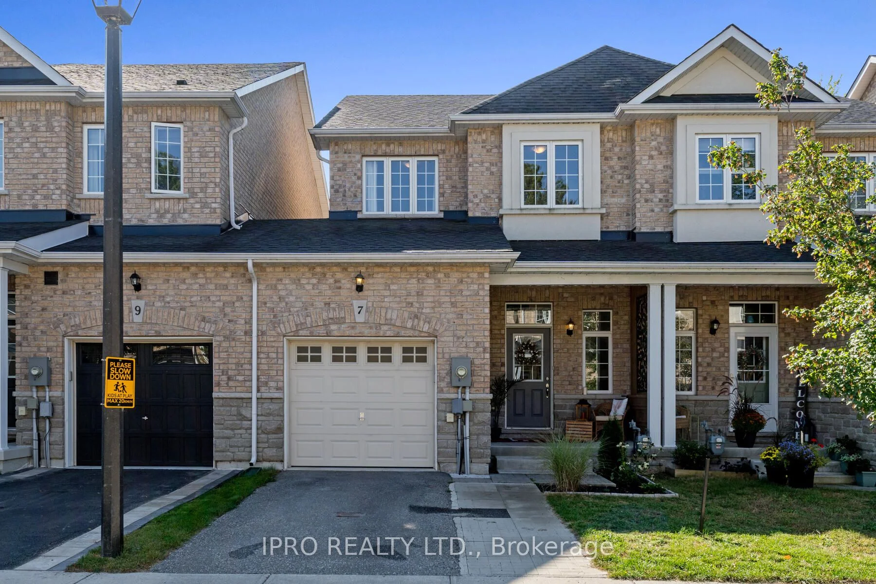 Att/Row/Townhouse in Wasaga Beach
