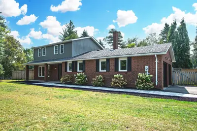 Detached in Springwater