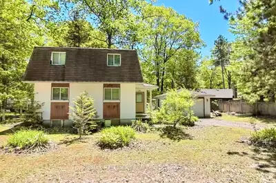 Detached in Wasaga Beach