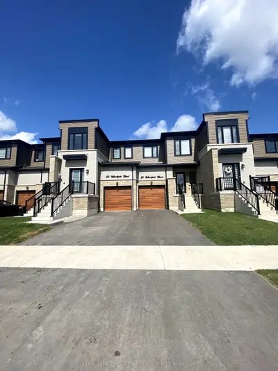 Att/Row/Townhouse in Barrie