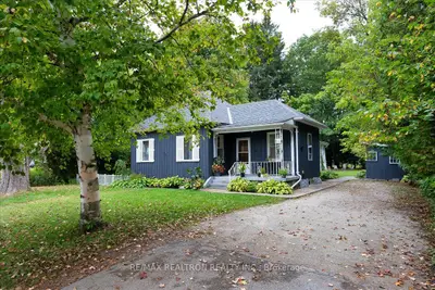 Detached in Springwater