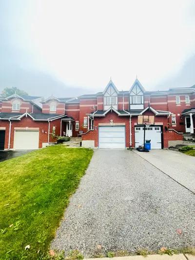 Att/Row/Townhouse in Barrie