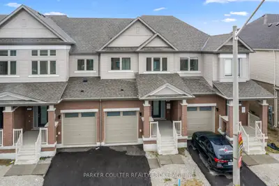 Att/Row/Townhouse in Barrie