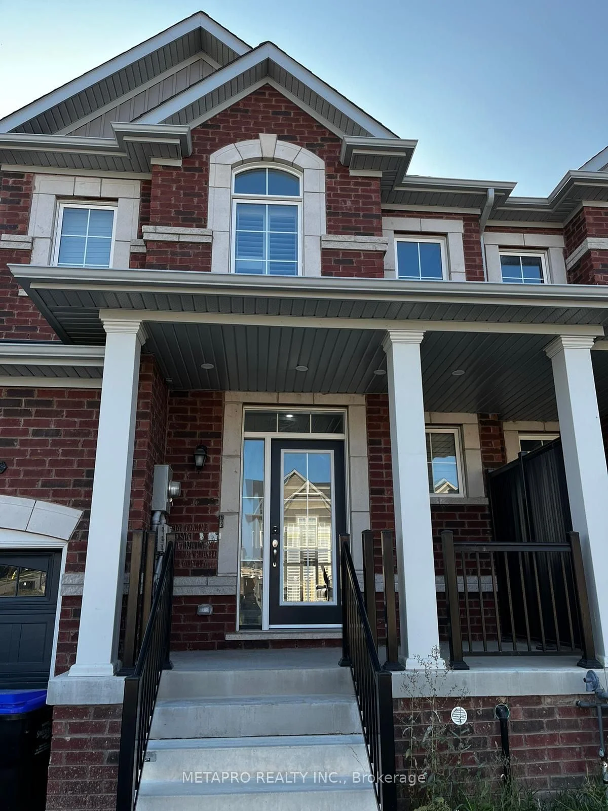 36 Portland Street, Collingwood, On L9y 2l3