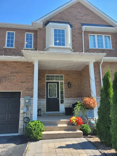 Att/Row/Townhouse in Wasaga Beach