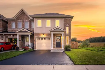 Att/Row/Townhouse in Orillia