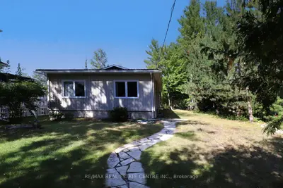 Detached in Wasaga Beach