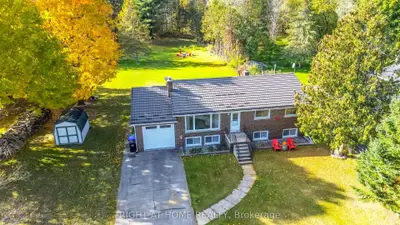 Detached in Clearview