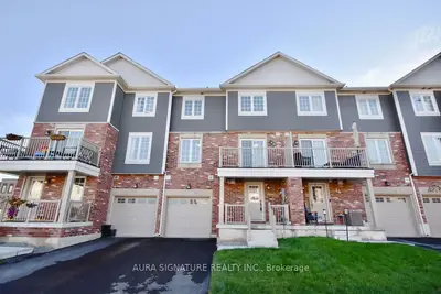 Att/Row/Townhouse in Barrie
