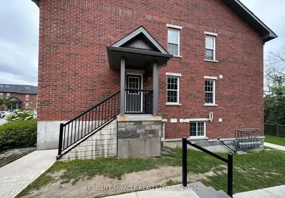 Condo Townhouse in Barrie