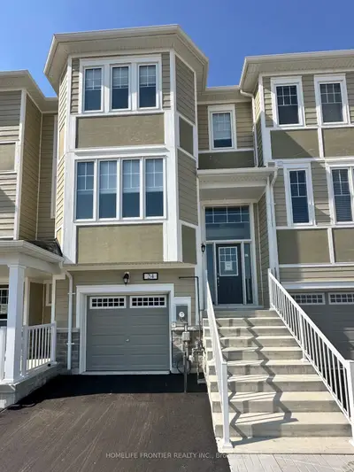 Att/Row/Townhouse in Wasaga Beach
