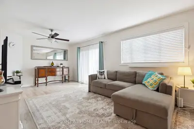Condo Townhouse in Barrie