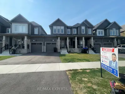 Att/Row/Townhouse in Collingwood