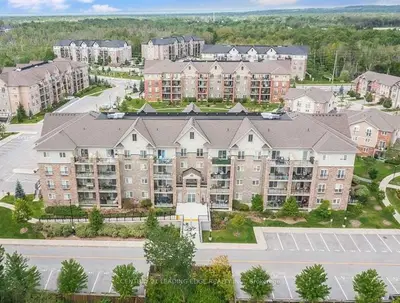 Condo Apartment in Barrie