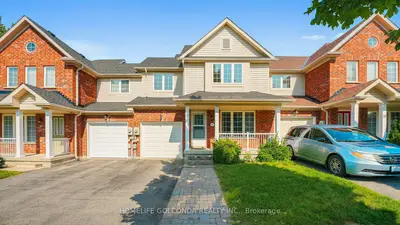 Att/Row/Townhouse in Barrie