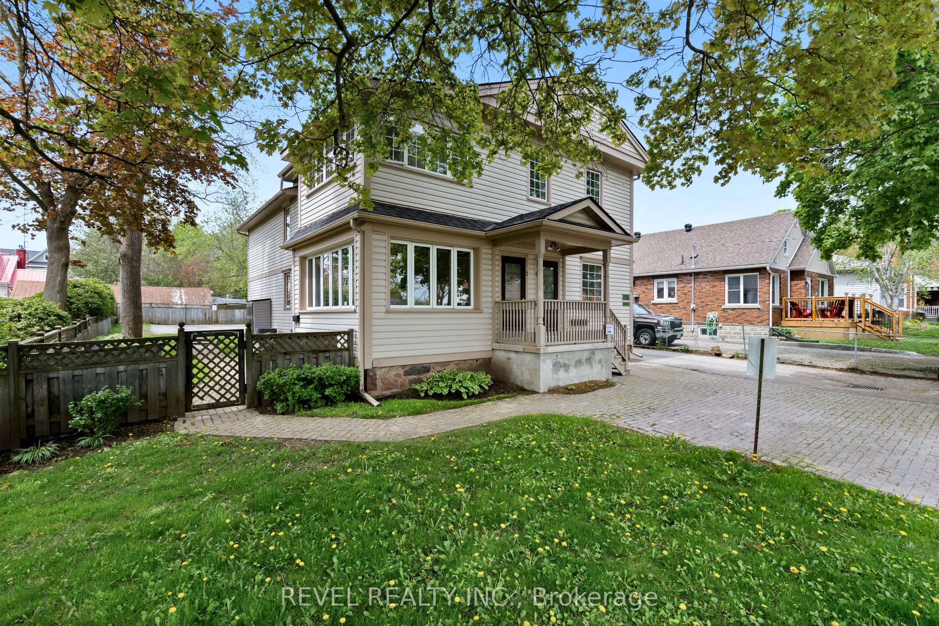 Triplex in Orillia
