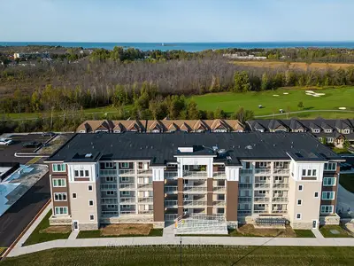 Condo Apartment in Collingwood