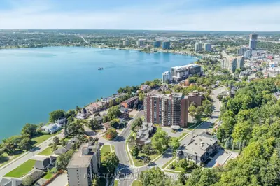 Condo Apartment in Barrie
