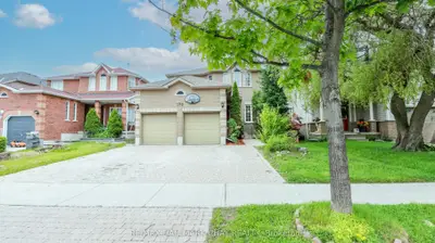 Detached in Barrie