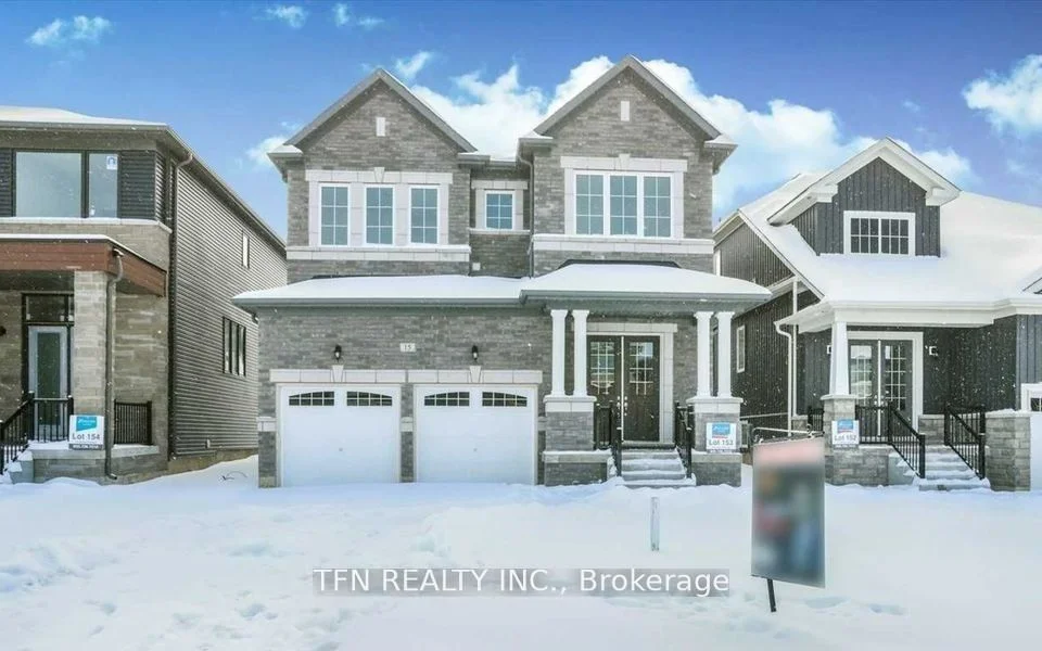 Detached in Wasaga Beach
