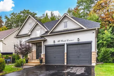 Detached in Wasaga Beach