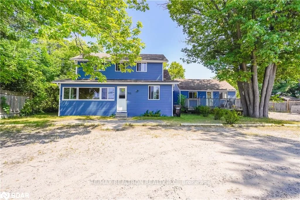 Detached in Wasaga Beach