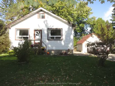 Detached in Clearview