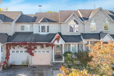 Att/Row/Townhouse in Barrie