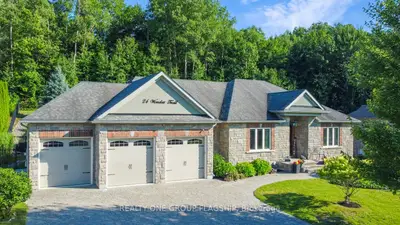 Detached in Springwater