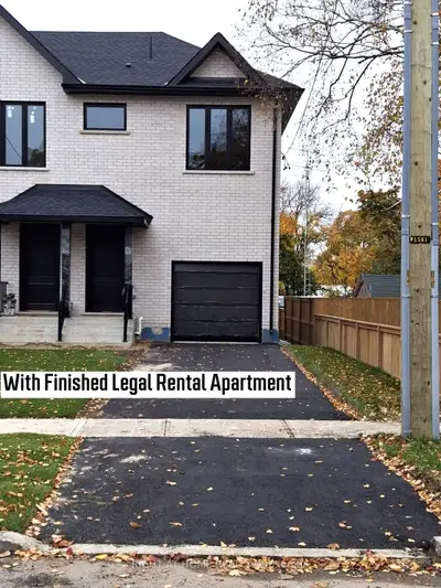 Att/Row/Townhouse in Barrie