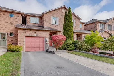 Att/Row/Townhouse in Barrie