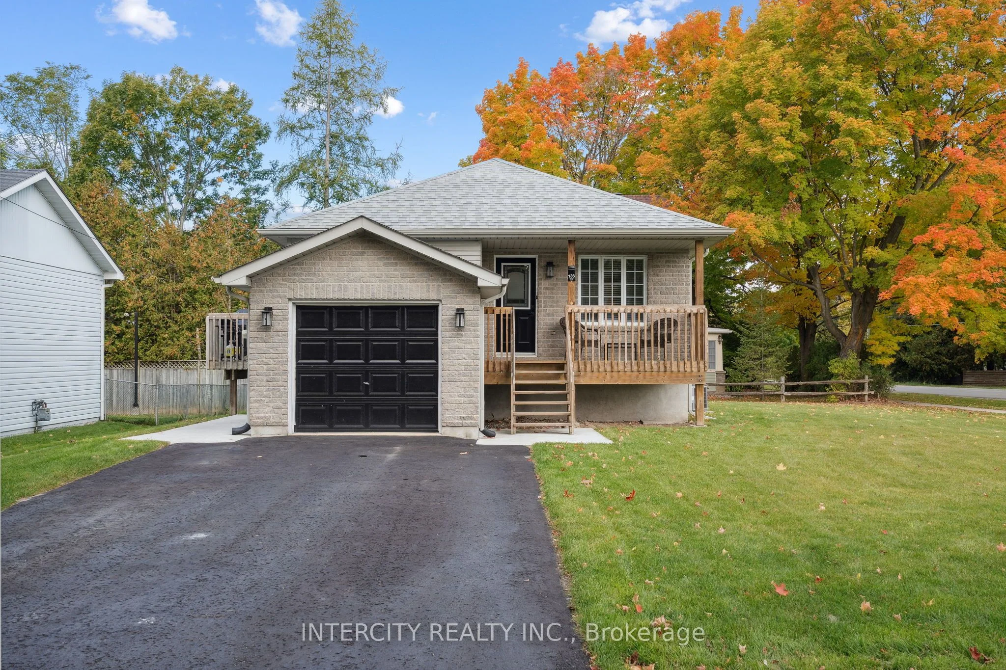 Detached in Tay
