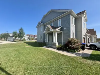 Att/Row/Townhouse in Collingwood