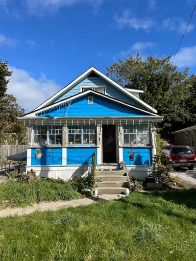 Detached in Orillia