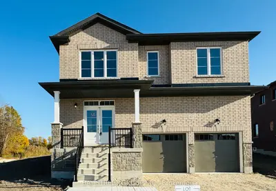 Detached in Wasaga Beach