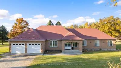 Detached in Clearview