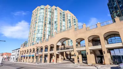 Condo Apartment in Barrie