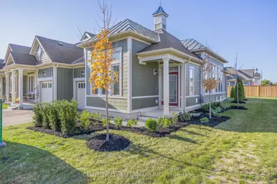 Att/Row/Townhouse in Wasaga Beach