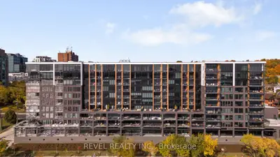 Common Element Condo in Barrie