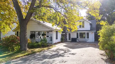 Detached in Orillia