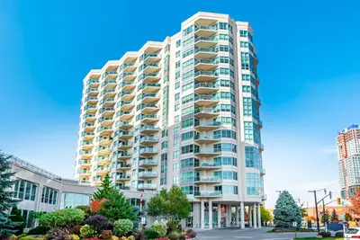 Condo Apartment in Barrie