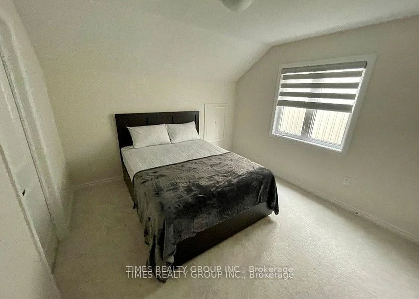 3217 Mosley Street, Wasaga Beach, ON L9Z 1V4
