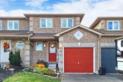 Att/Row/Townhouse in Barrie