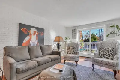 Condo Apartment in Barrie