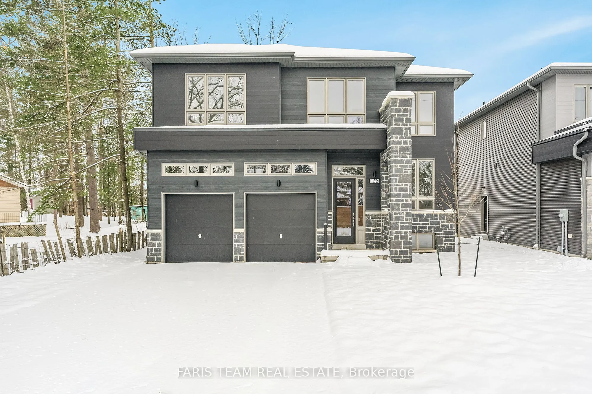 Detached in Wasaga Beach