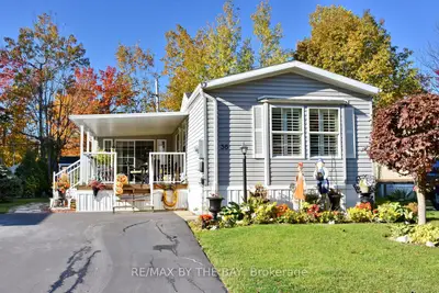 Detached in Wasaga Beach