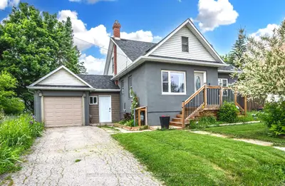 Detached in Springwater