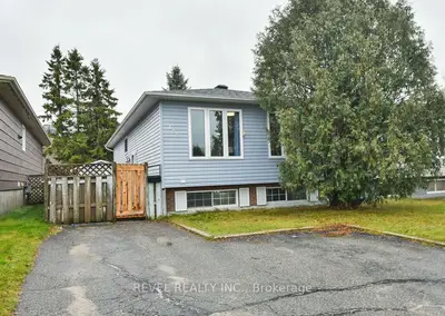 Detached in Timmins