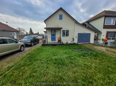 Detached in Iroquois Falls