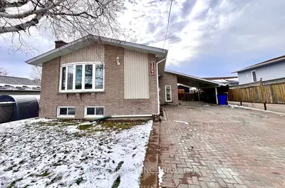 Detached in Timmins